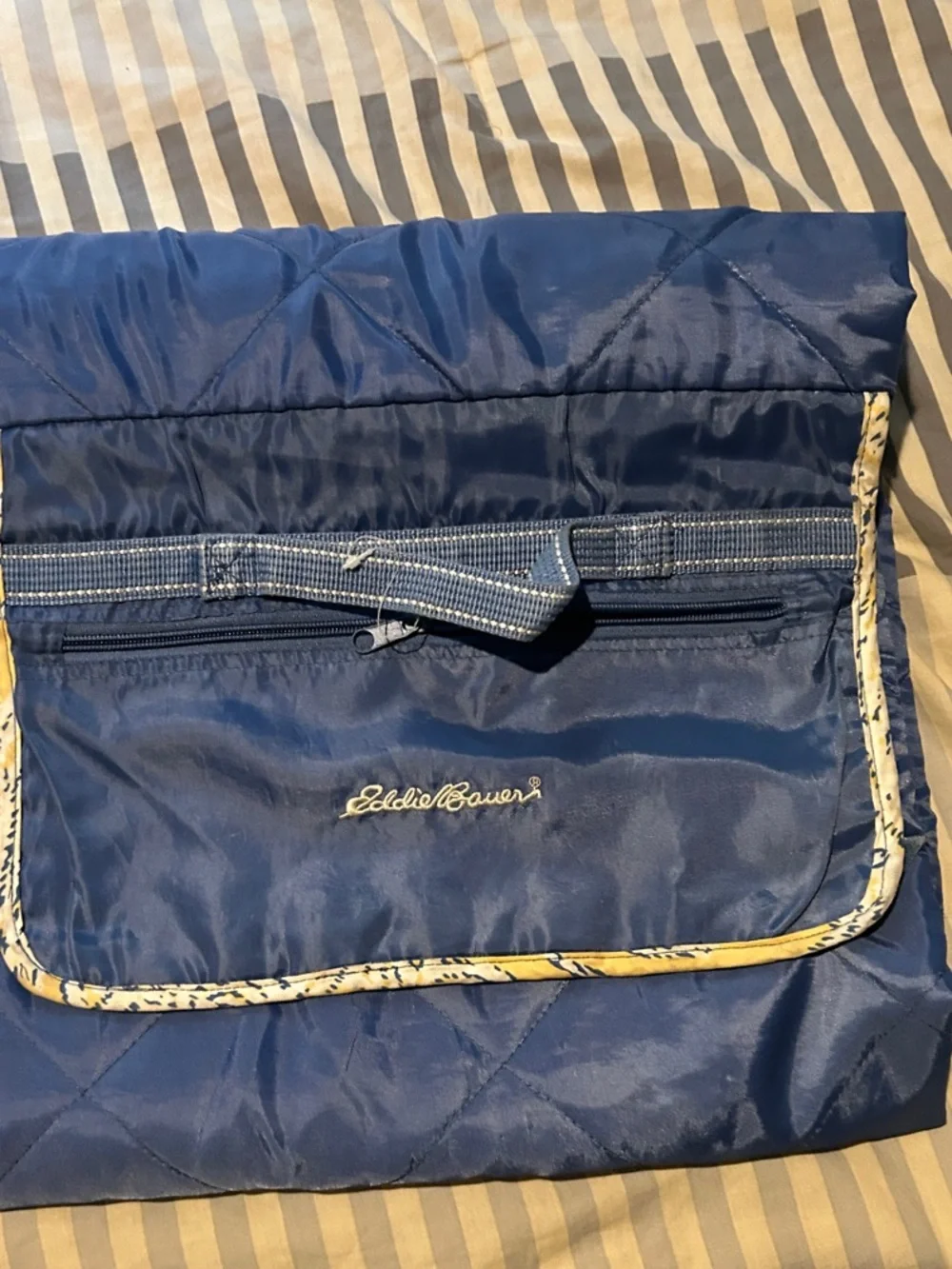 Eddie Bauer Quilted Blue  picnic or beach blanket  Cover